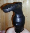 /album/nepochopitelne-hloupe-napady/how-to-put-boots-on-her-head-jpg/